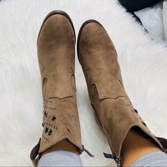 Country Chic Star Booties With 3” Heel - Picture 5 of 13